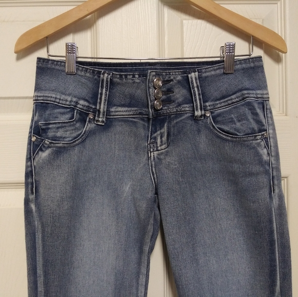 Jeans Colony Skinny Stretch Light Wash Jeans - Picture 5 of 8